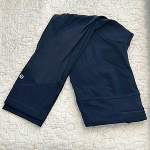 Lululemon Navy Leggings 25’ with Pockets, Size 8